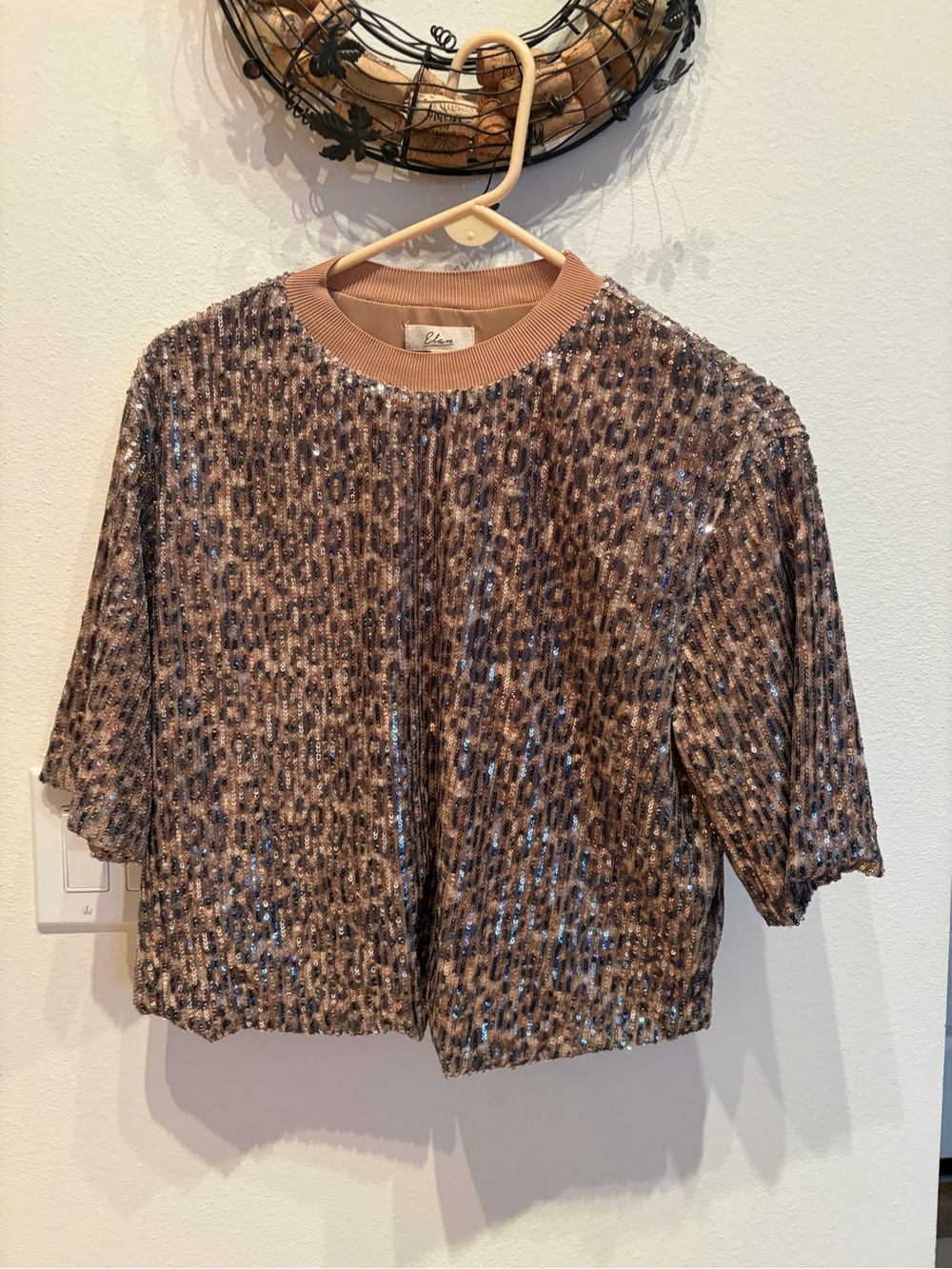 Elan Shimmer Leopard Print Short Sleeve Top - Taupe